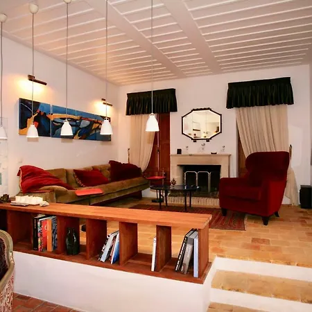 度假居 Taxiarches Artistic House