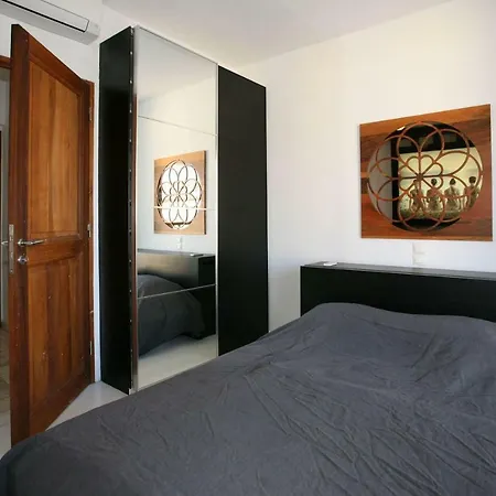 Taxiarches Artistic House * 埃尔米奥尼